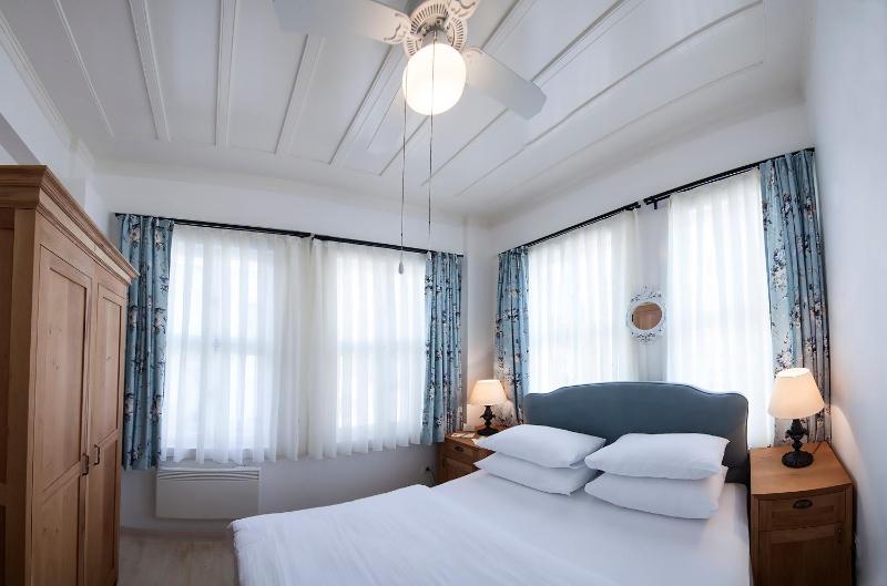 Standard Triple Room image 3