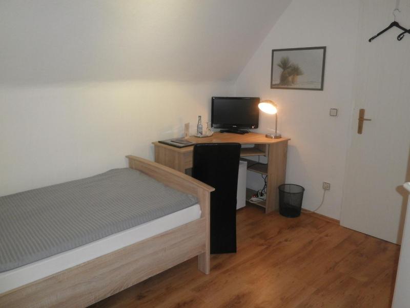 Standard Single Room image 2