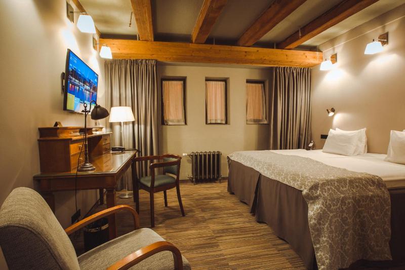 Superior Double or Twin Room image 4