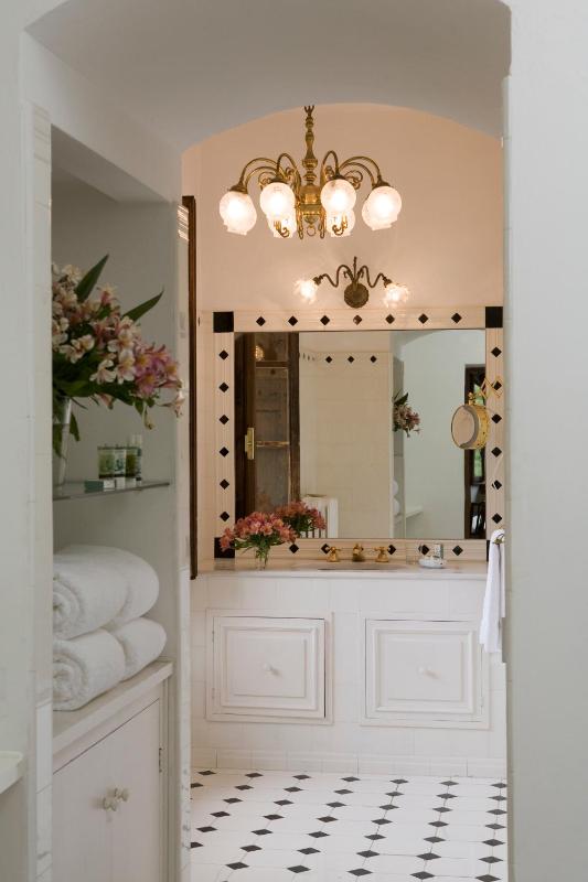 Double or Twin Room image 3