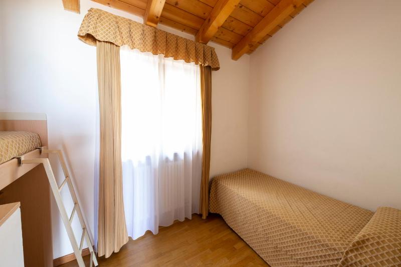 Two-Bedroom Apartment - Split Level image 4