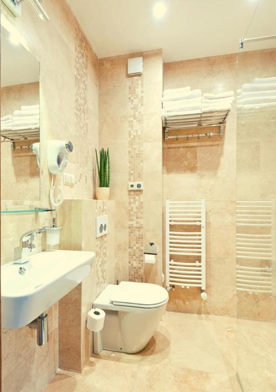 Luxury Two-Bedroom Apartment image 1
