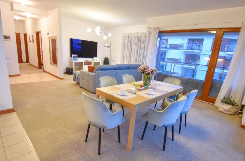 Apartament z 2 sypialniami i widokiem na morze Sea view - Baltic Park 225 Apartamenty na Wyspie - image 26