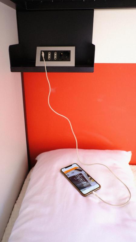 6-Bed Female Dormitory Room image 4