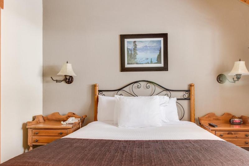 Standard Bedroom image 4