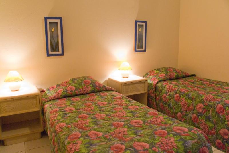 Camacuri Apartments - image 28