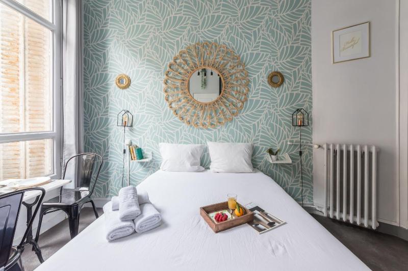 Two-Room Apartment image 1