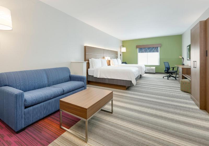 Queen Suite with Two Queen Beds and Additional Living Area image 4