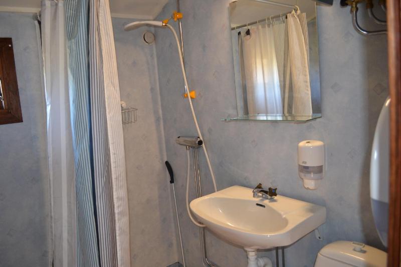 One-Bedroom House image 2