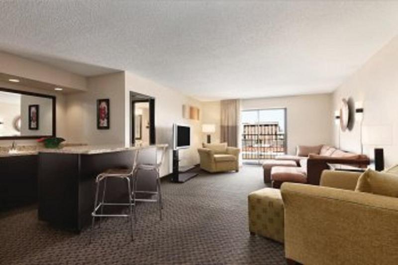 One-Bedroom Executive King Suite image 4