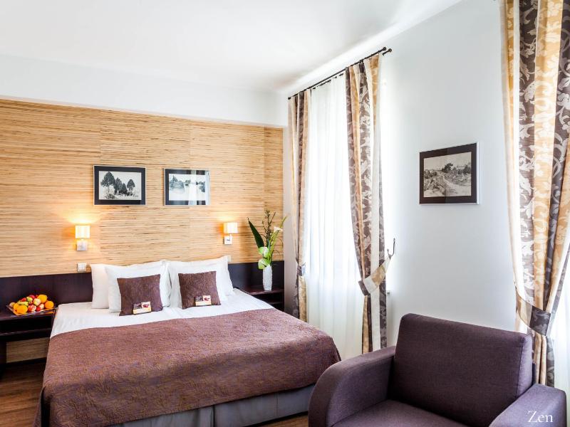 ZEN Double or Twin Room with Spa Bath image 1