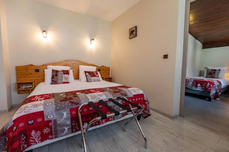 Connecting Quadruple Room image 4