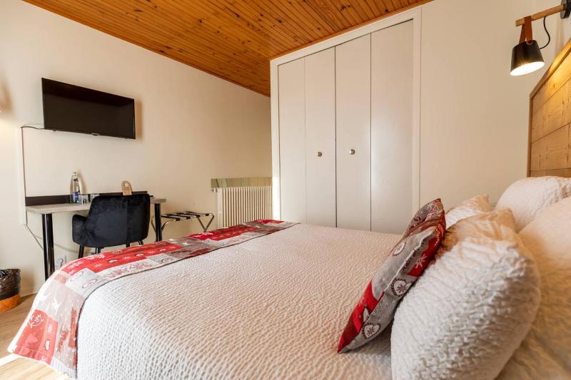 Large Double Room image 3