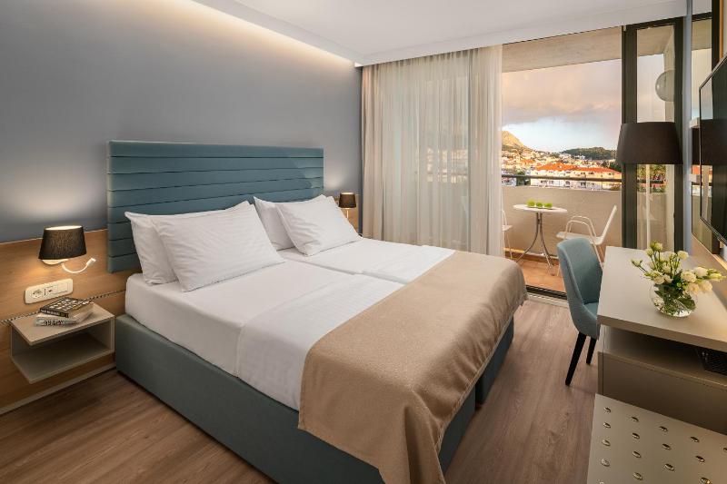 Room for 4+1 Seaside image 2