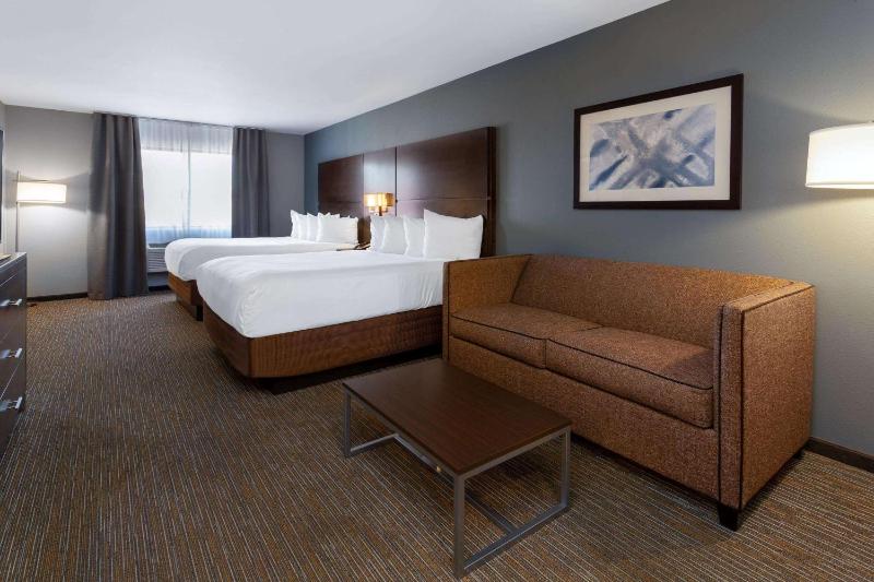 Queen Suite- Non Smoking