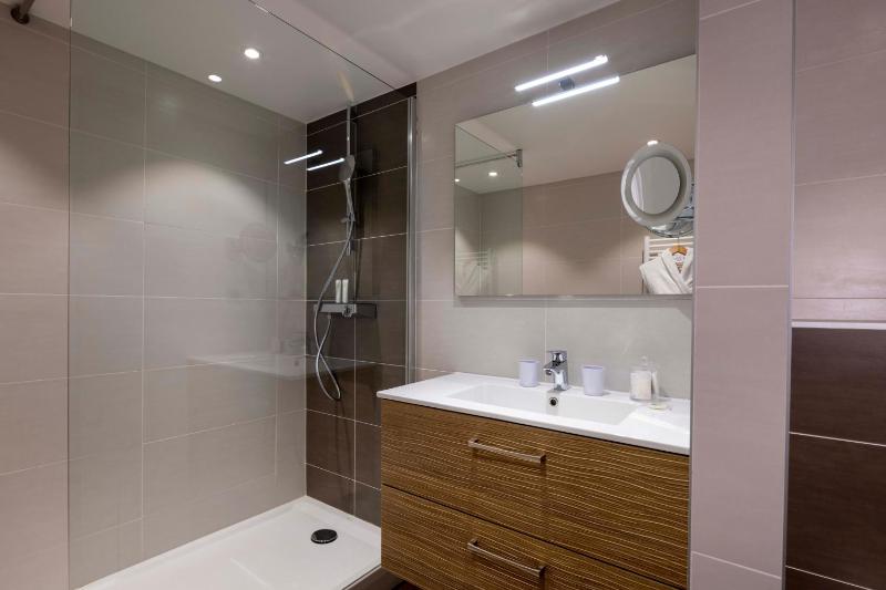 Deluxe Double Room image 3