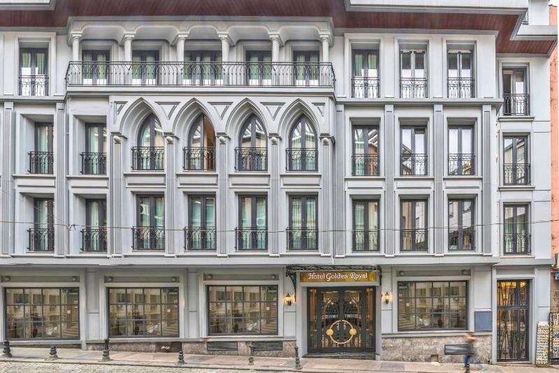 Golden Royal Hotel & SPA - image 1