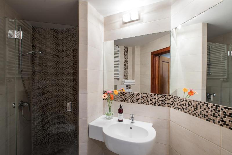 Standard Apartment image 2