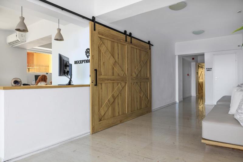 Sea Breeze Hotel - image 5