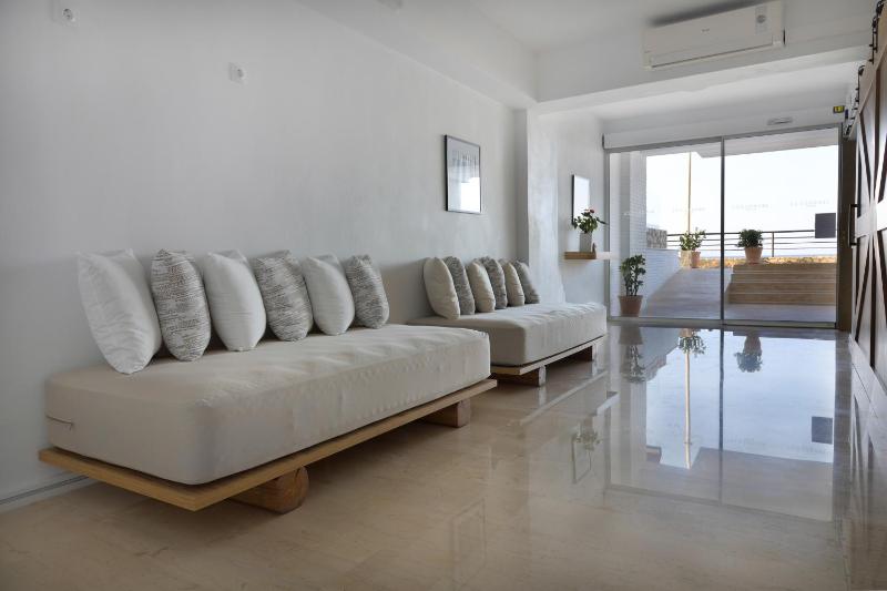 Sea Breeze Hotel - image 43