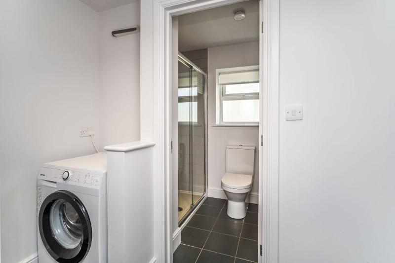 5 The Townhouse - image 8