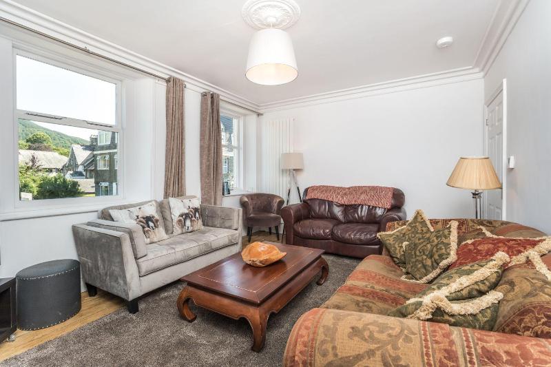 5 The Townhouse - image 2