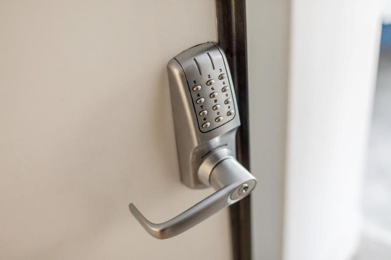 Two-Room Apartment image 3