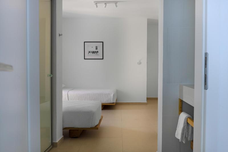 Sea Breeze Hotel - image 14