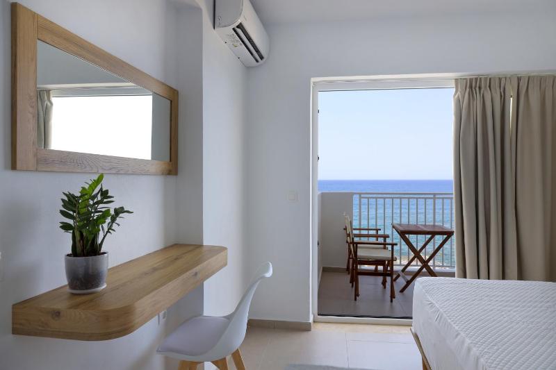 Sea Breeze Hotel - image 32