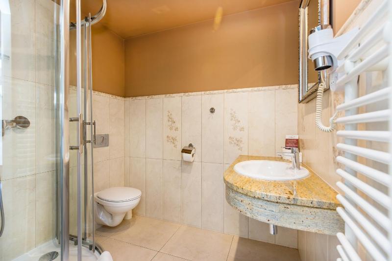 Double Room image 4