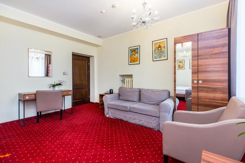 Quadruple Room image 3