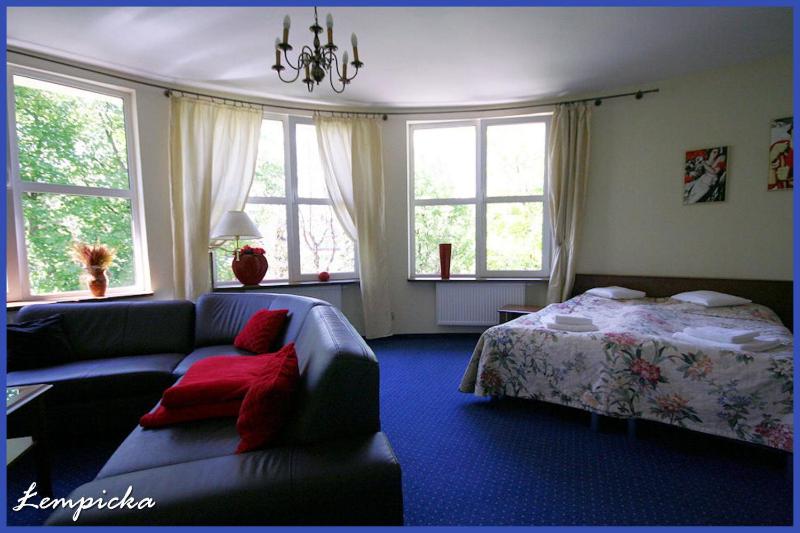 Apartment image 3