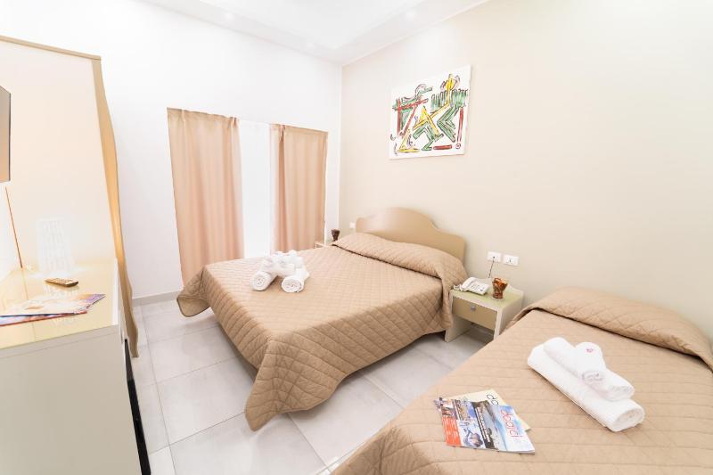 Deluxe Room image 1