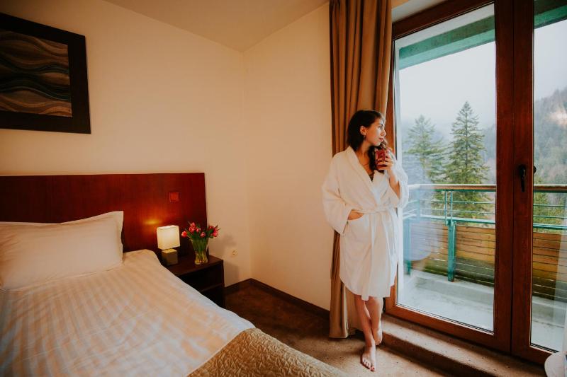 Double Room with Spa Access image 3