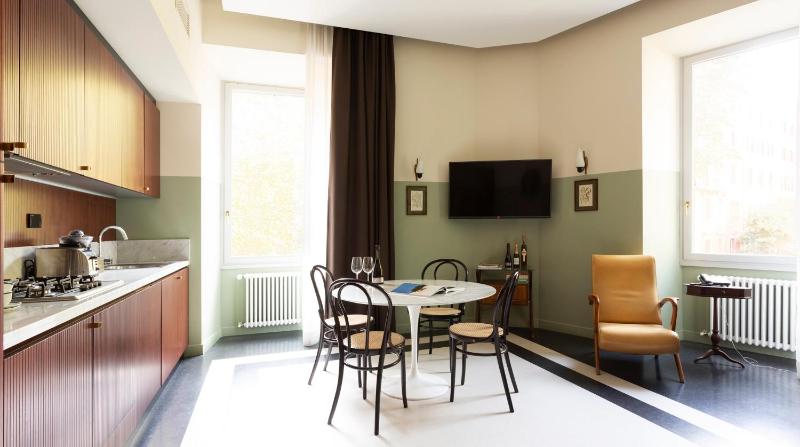 Deluxe Apartment image 3