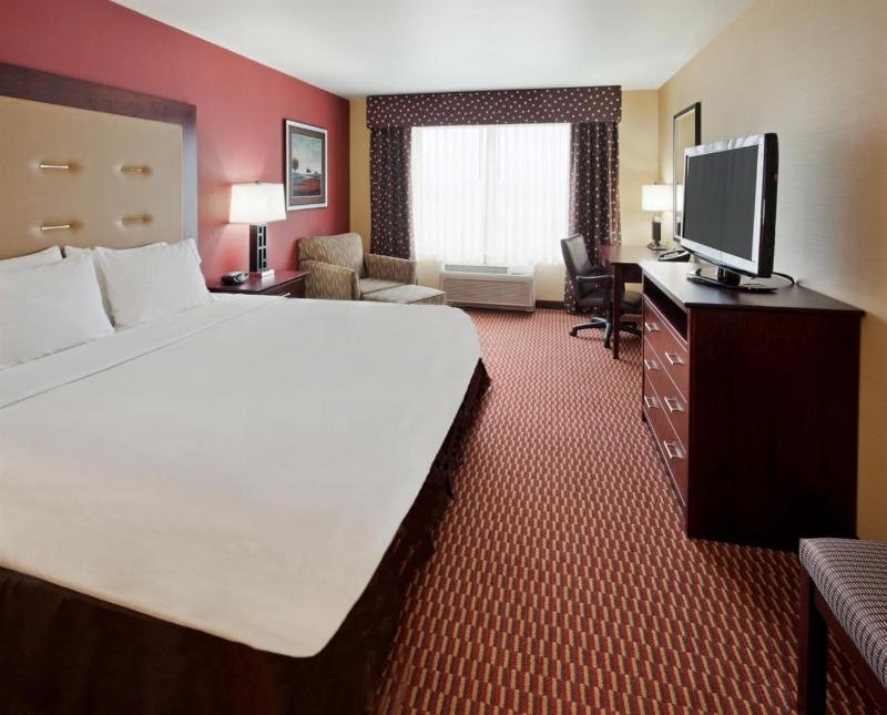 Standard King Room image 1