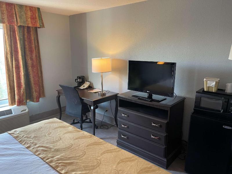 King Room image 4