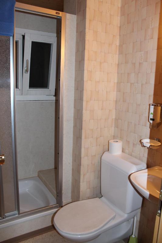 Single Room image 4