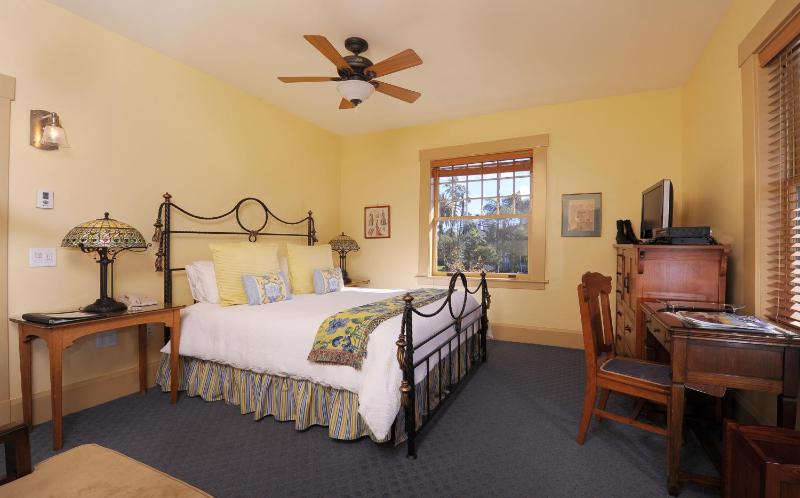 King Room image 2