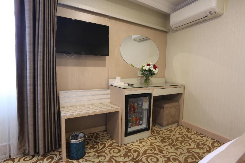 Triple Room image 2