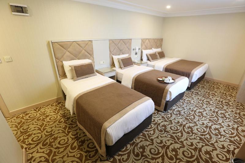 Triple Room image 3