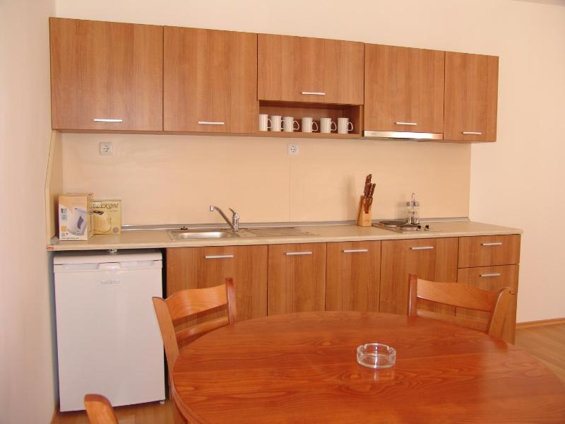 One-Bedroom Apartment with Balcony (2 Adults + 2 Children) image 4