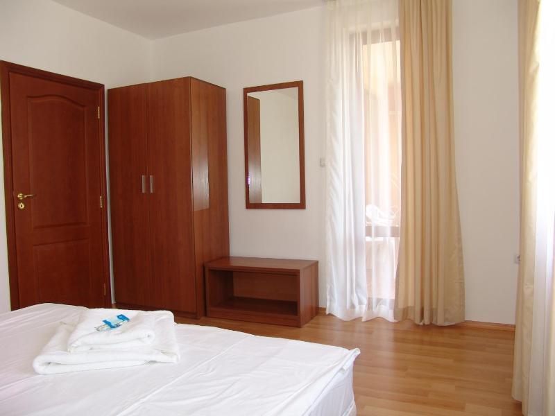 One-Bedroom Apartment with Balcony (4 Adults) image 4