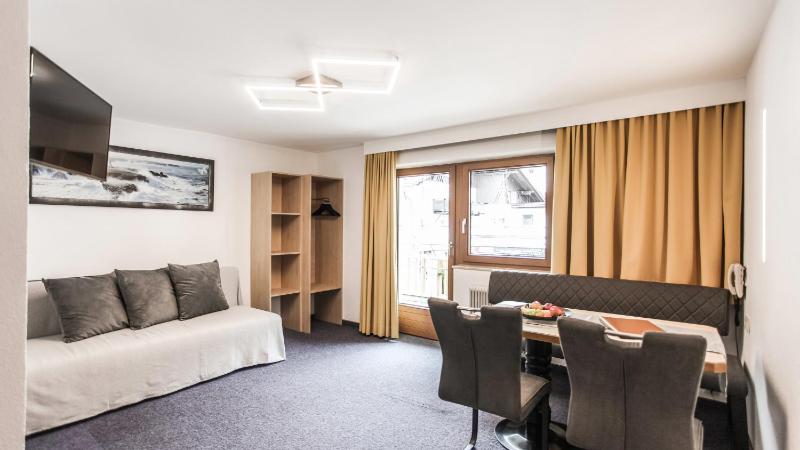 One-Bedroom Apartment image 1
