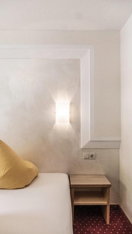 One-Bedroom Apartment image 4