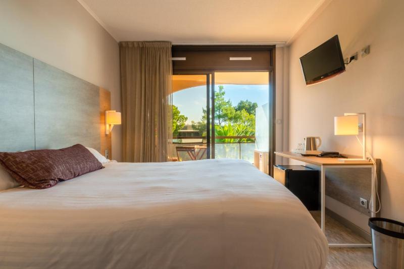 Seaside Double Room with terrace image 1