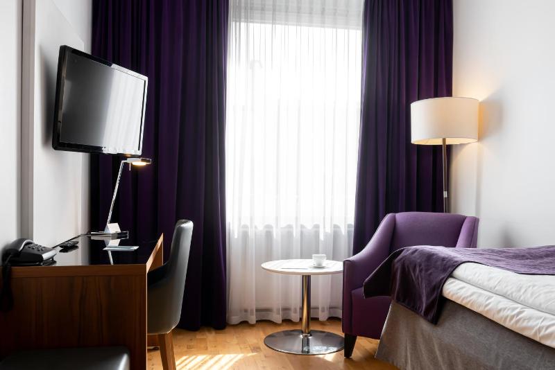 Standard Single Room image 4
