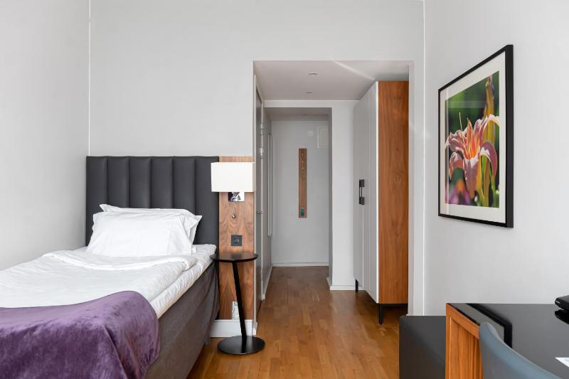 Standard Single Room image 3