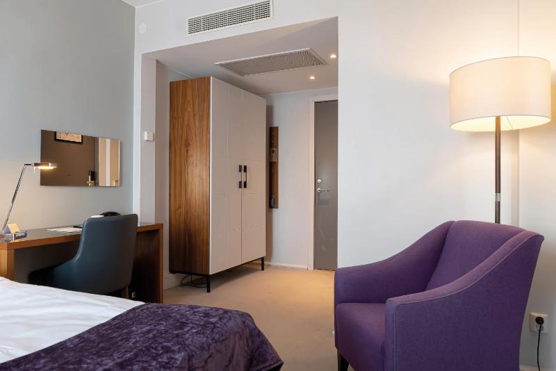 Standard Double Room image 4