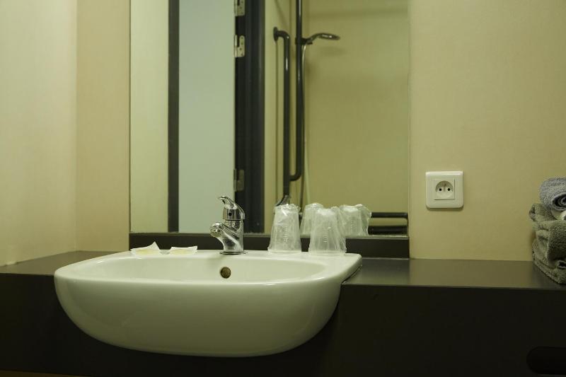 Budget Double Room image 4